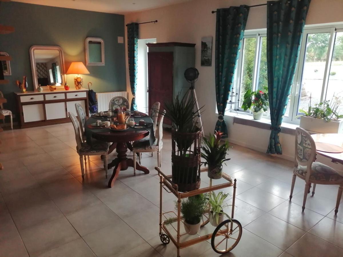Le Douétaux chambres d'hotes La Baussaine Exterior foto