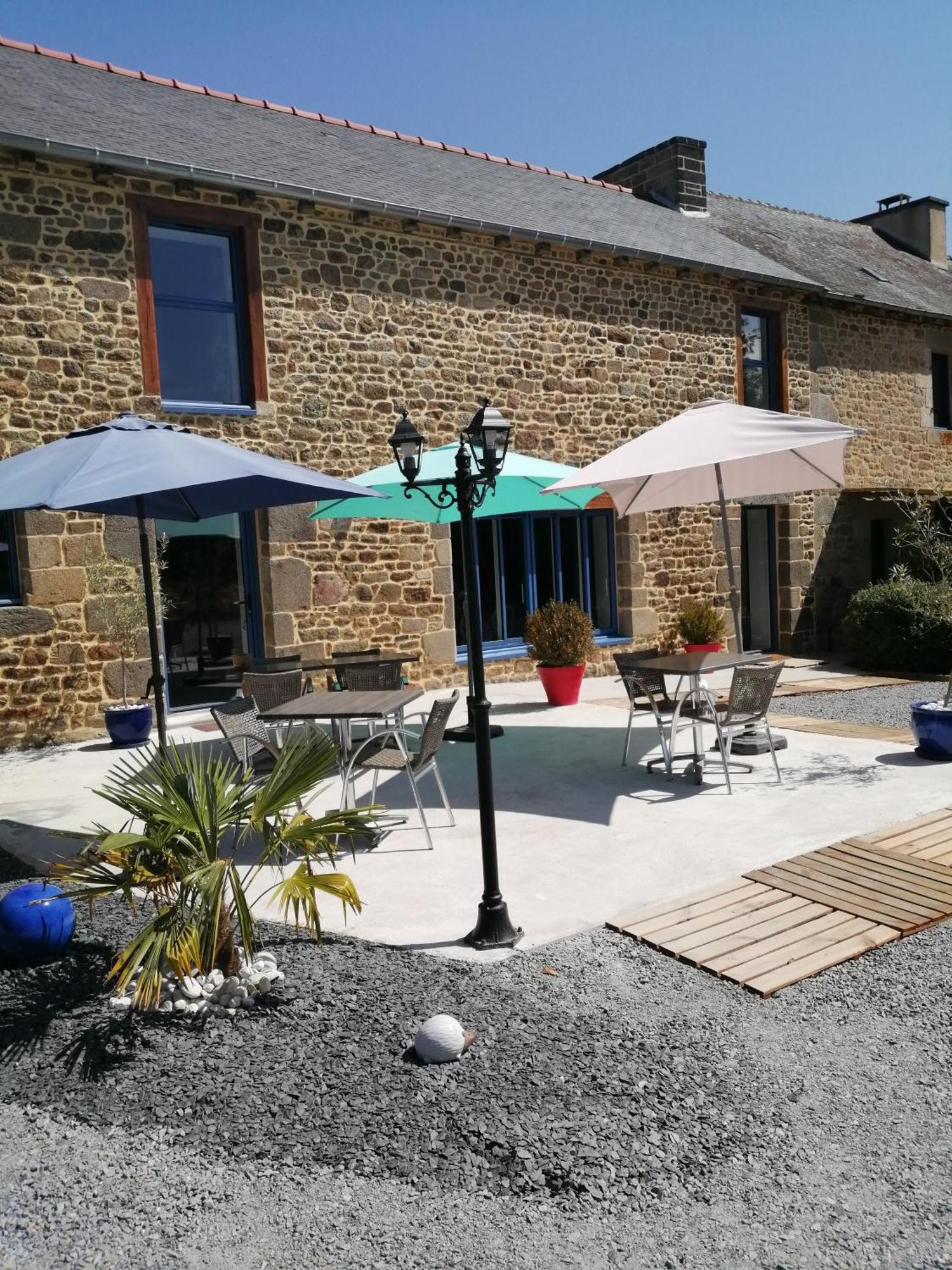 Le Douétaux chambres d'hotes La Baussaine Exterior foto